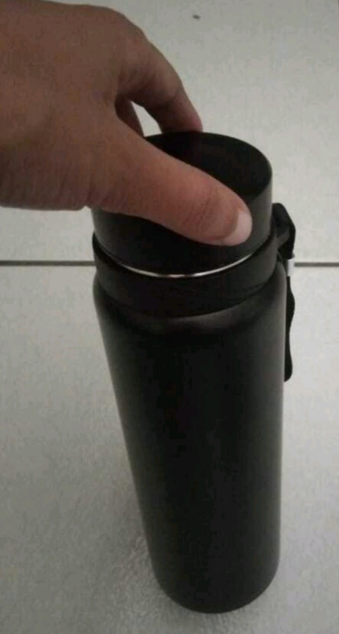 Really good, minor lid issue